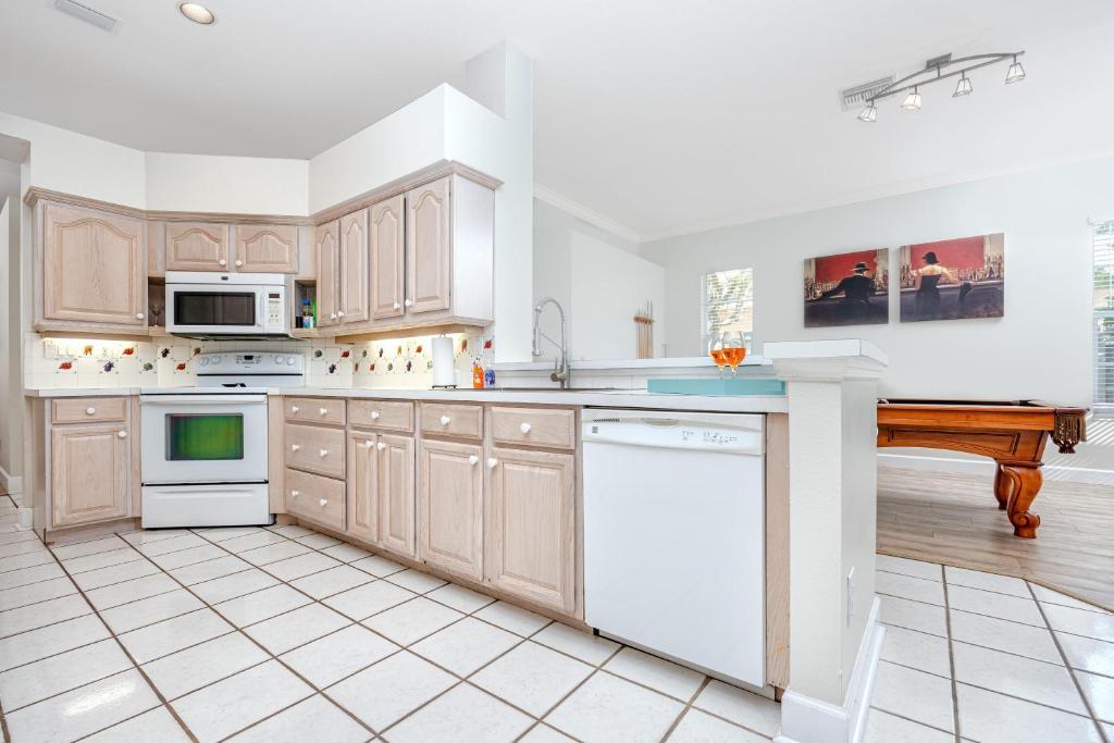 Palm Harbor Paradise - Lovely Home With Pool & Hot Tub Bagian luar foto